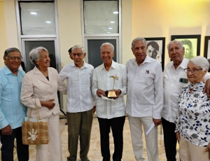 Reconocen a personalidades región noroeste en actos de SD