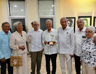 Reconocen a personalidades región noroeste en actos de SD