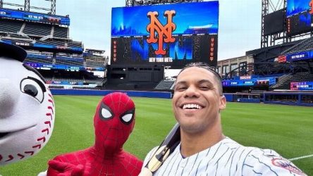 Juan Soto promociona la nueva película de Spider-Man en NY Juan Soto promociona la nueva película de Spider-Man en NY