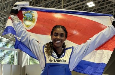 Destacan en Haití medalla de oro centroamericana en karate