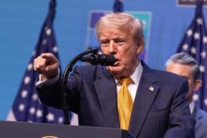 Trump afirma que Irán «está deseando» llegar a un acuerdo