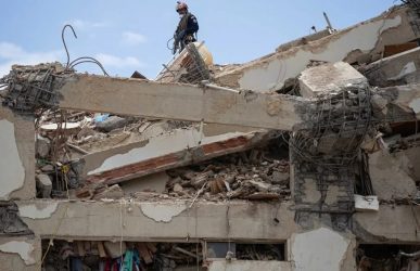 Venezuela pasa 5.000 fallecidos tras terremotos del 24 de junio