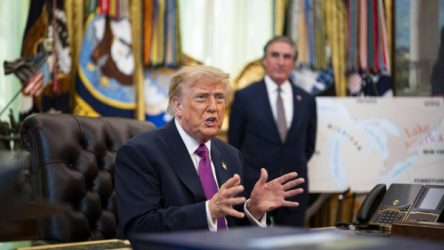 Trump ahora pide renombrar océanos Atlántico y Pacífico Trump ahora pide renombrar océanos Atlántico y Pacífico