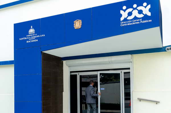DGCP suspende el registro de proveedores a once senadores