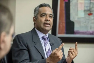 Ministro Energía llama ahorrar electricidad ante ola de calor