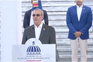 Economía estable y críticas en la mitad segundo mandato de LA
