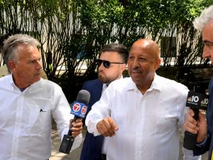 Liberan el alcalde de Lawrence, Brian A. DePeña, tras detención Liberan el alcalde de Lawrence, Brian A. DePeña, tras detención