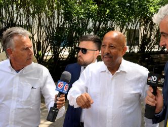 Corte de Boston libera alcalde Brian DePeña tras detenerlo Corte de Boston libera alcalde Brian DePeña tras detenerlo