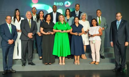 BHD reconoce trayectoria 997 empleados por años de servicio