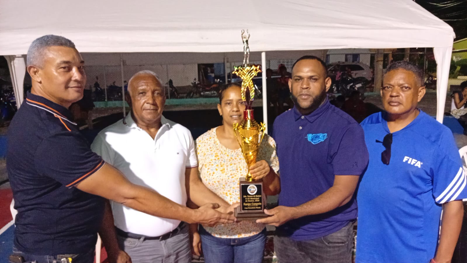 Lobos y Tornados toman la delantera en basket U22 Hostos imagen