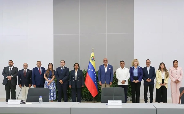 VENEZUELA: Chavismo y grupo oposición tienen primer diálogo imagen