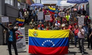 Chavistas rechazan presencia de EEUU; exigen liberen a  Maduro