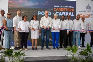 Abinader convoca a comunidad educativa a iniciar el año escolar