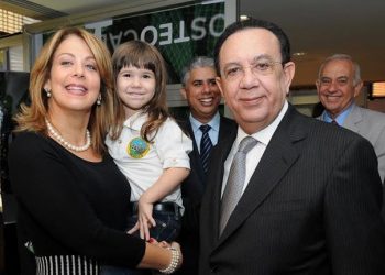 Presidente ratifica Valdez Albizu y Clarissa de la Rocha en el BC