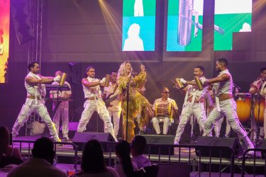 Miriam Cruz conquista el Latin Music Tours con un espectáculo