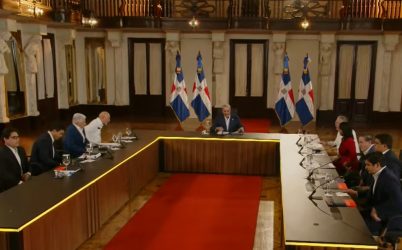 EN VIVO: Presidente y otros  funcionarios en rueda prensa