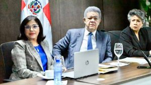 Leonel Fernández pide ampliar debate sobre reforma policial Leonel Fernández pide ampliar debate sobre reforma policial
