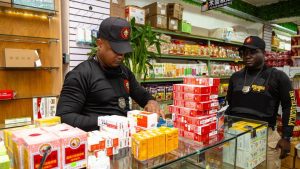 Incautan 119 mil  mercancías en establecimiento comercial chino