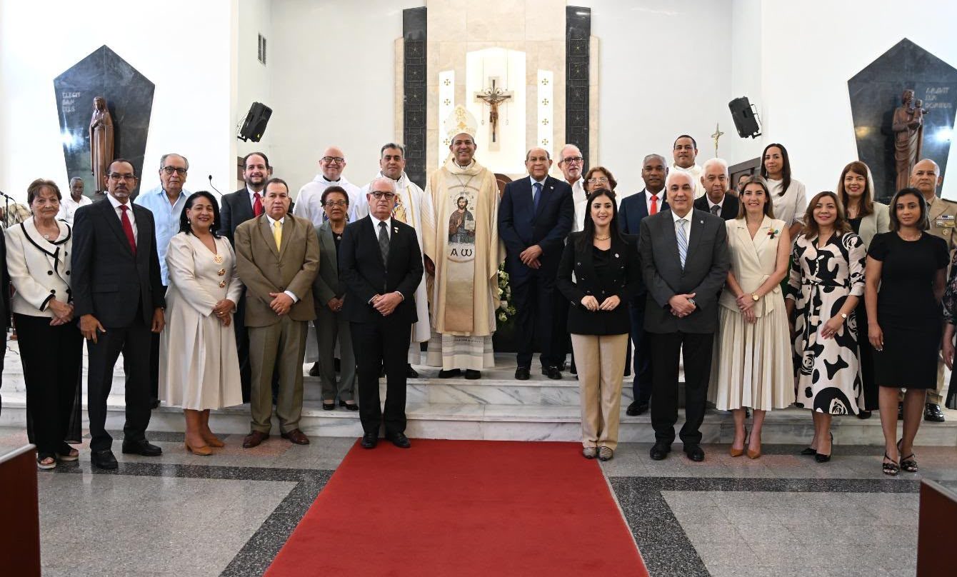 ADRU celebra 46 años servicio y compromiso con la educación imagen