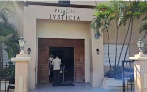 Condena de 30 años a hombre por matar esposos y herir a dos