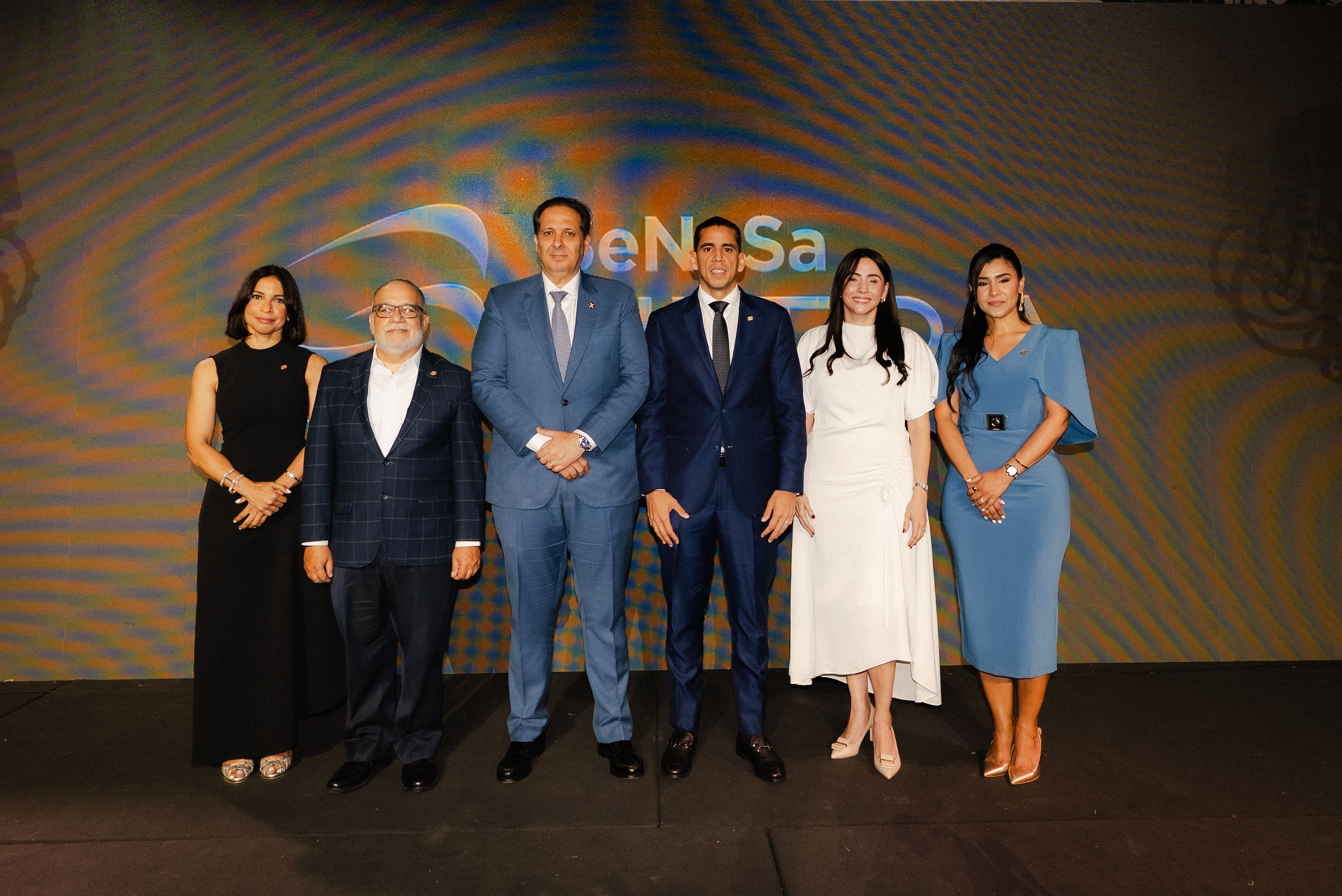 Anuncian nuevo plan ‘SeNaSa Ultra’ con 800 servicios nuevos imagen
