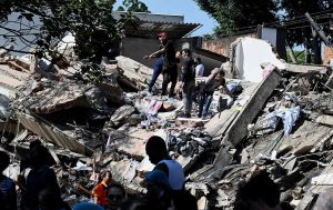 COLOMBIA: Supera el centenar cifra de muertos por terremoto COLOMBIA: Supera el centenar cifra de muertos por terremoto