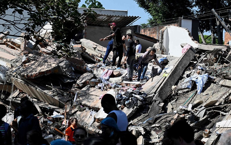 COLOMBIA: Supera el centenar cifra de muertos por terremoto COLOMBIA: Supera el centenar cifra de muertos por terremoto