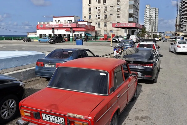 Cuba da luz verde a las nuevas normas para venta de vehículos