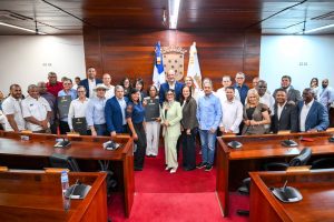 El Ayuntamiento de Santiago reconoce a nueve médicos