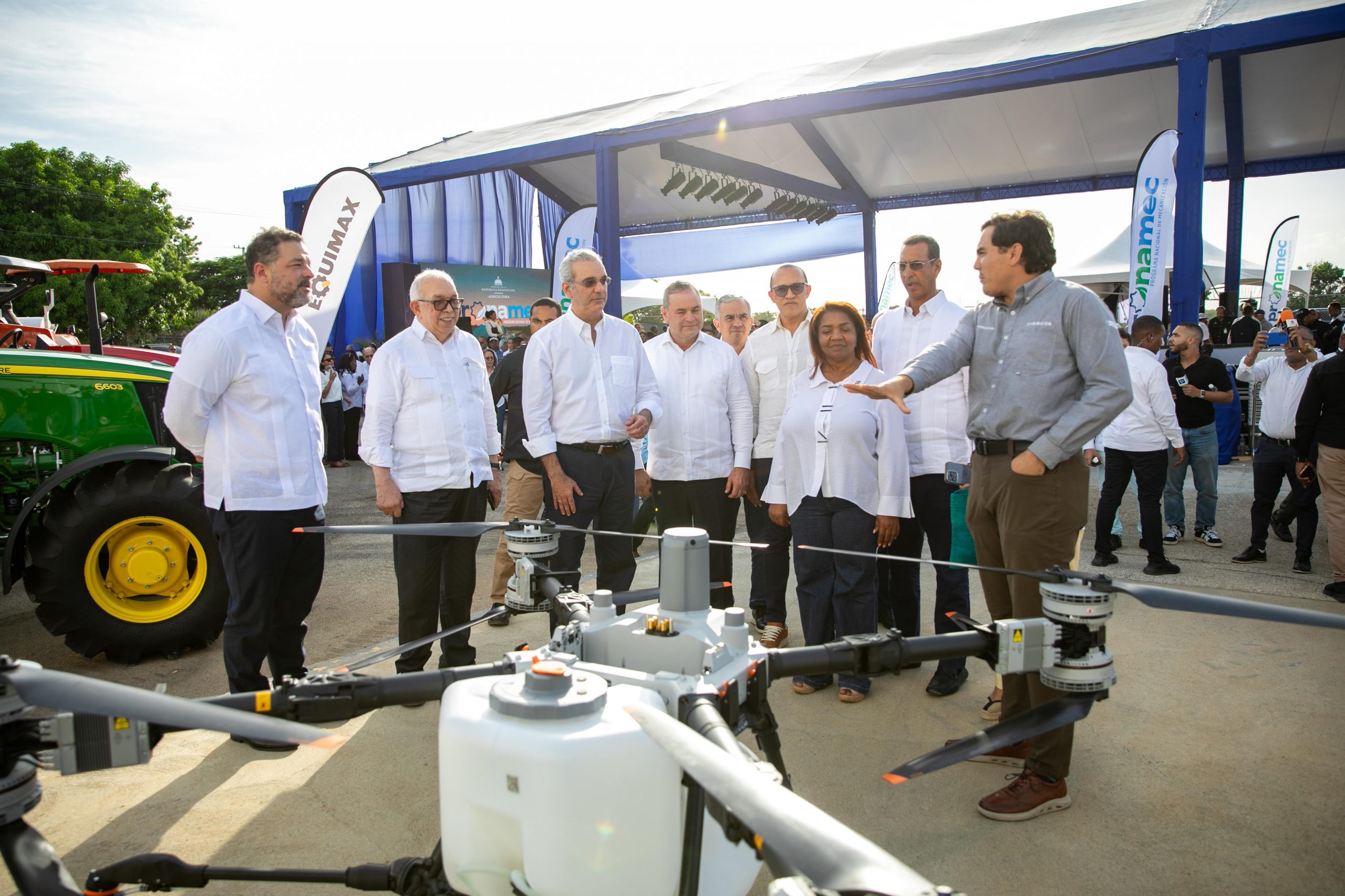 Impulsa mecanización agrícola no depender obreros extranjeros