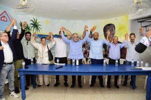 PRD juramenta a aspirante a diputado procedente del PRM