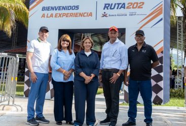 Banco Adopem reconoce a 100 colaboradores por desempeño Banco Adopem reconoce a 100 colaboradores por desempeño