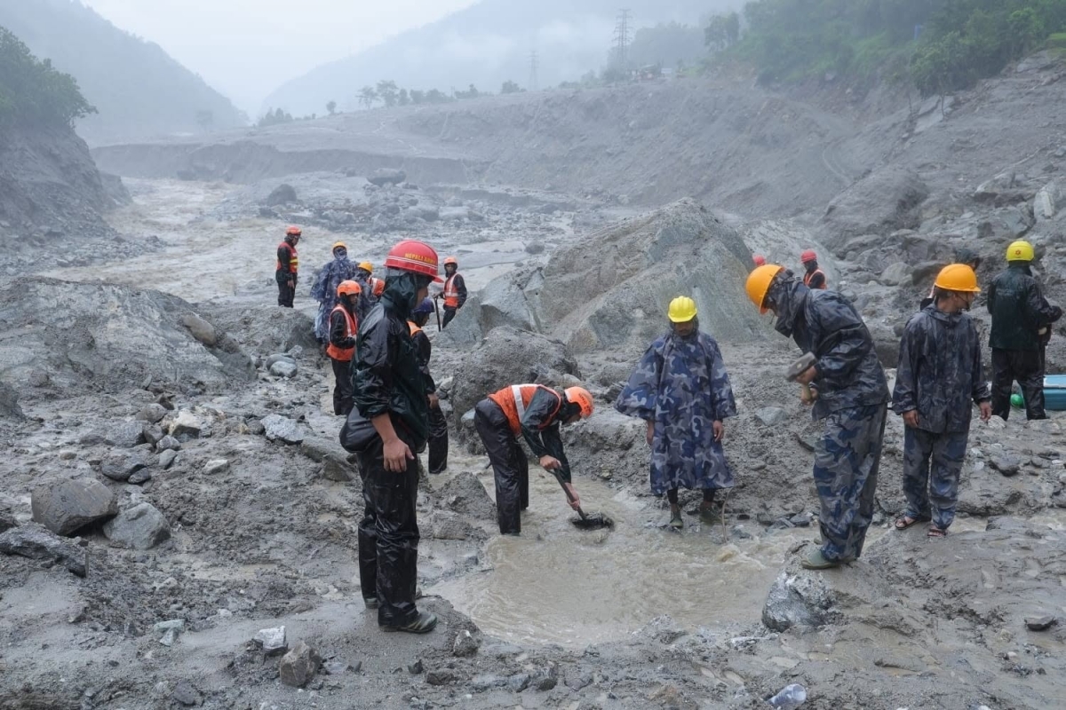 NEPAL: Aumentan 675 muertos y 2.498 desaparecidos por riada imagen