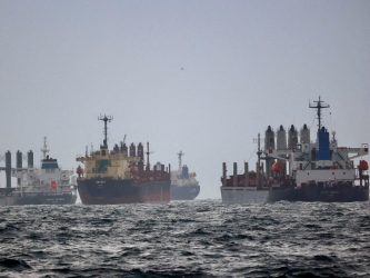 Ucrania sanciona buques rusos y 28 empresas exportan granos