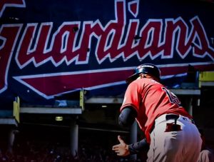 MLB suspende a prospecto de la RD por falsear identidad y edad