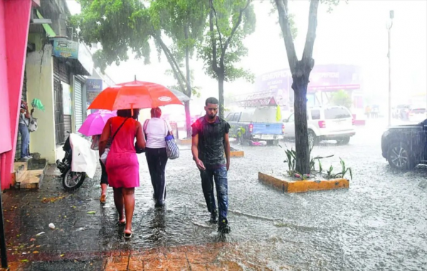 Onda y vaguada provocarán aguaceros este miércoles en RD