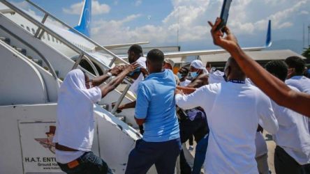 Empresario pide solucionar deportación haitianos de EEUU
