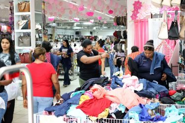 ONEC respalda acciones contra comercio ilícito en Dominicana