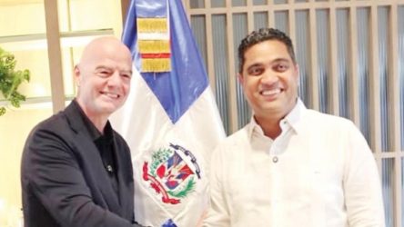 Infantino desafía petición de vicepresidente FIFA y viaja a RD Infantino desafía petición de vicepresidente FIFA y viaja a RD