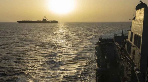 Irán acusa a EU de trasladar material militar por Ormuz Irán acusa a EU de trasladar material militar por Ormuz