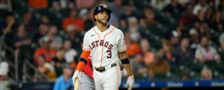 Jeremy Peña entre los mejores campocortos ofensivos de MLB