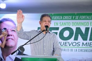Dice SDE vive “tormenta” por apagones, falta agua y basura