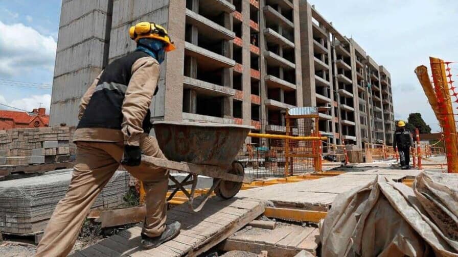 Aumento salarial construcción encarecería 6% costo viviendas