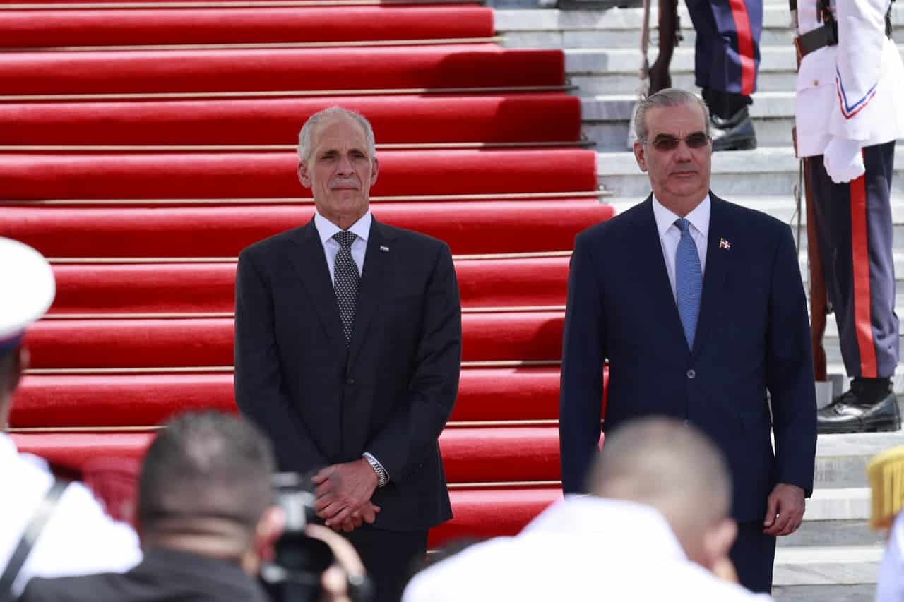 Presidentes de RD y Honduras firman instrumentos bilaterales