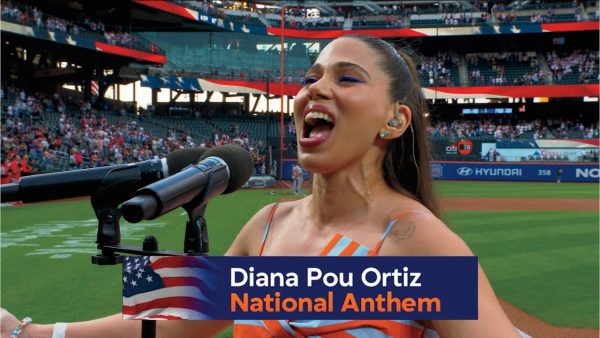NY: Dominicana Diana Pou interpreta himno EU en Noche de Herencia Dominicana imagen