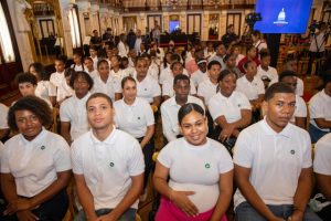 Dicen miles jóvenes dejan de ser “ninis” en República Dominicana