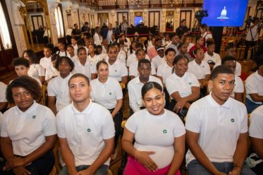 Dicen miles jóvenes dejan de ser “ninis” en República Dominicana Dicen miles jóvenes dejan de ser “ninis” en República Dominicana