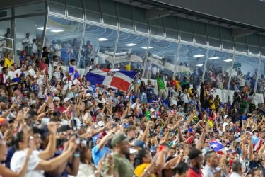 La pista se llena de historias: el atletismo que conquistó los JCC
