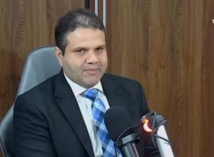 Dirigente ve bajo crecimiento económico y aumento del gasto Dirigente ve bajo crecimiento económico y aumento del gasto