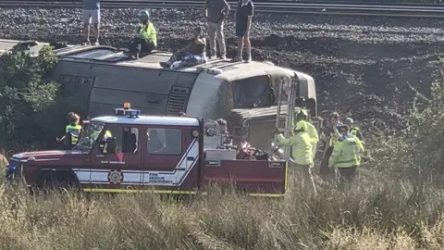 LONDRES: Al menos 11 heridos tras decarrilar tren en zona sur LONDRES: Al menos 11 heridos tras decarrilar tren en zona sur